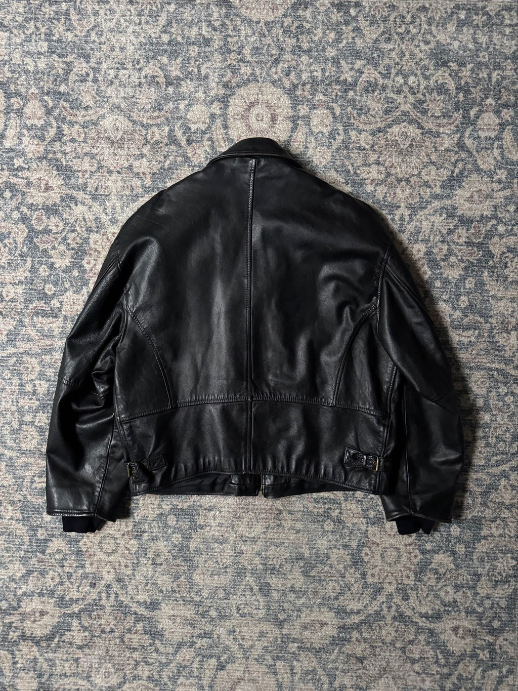 Perfect cut black cropped 90s leather jacket heavy grain
