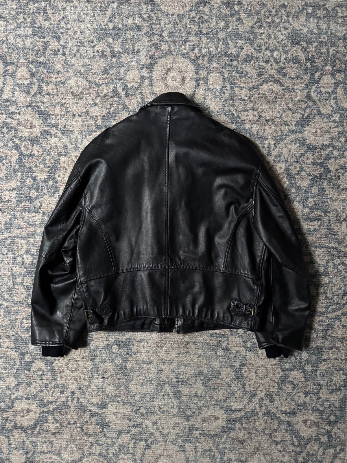 Perfect cut black cropped 90s leather jacket heavy grain