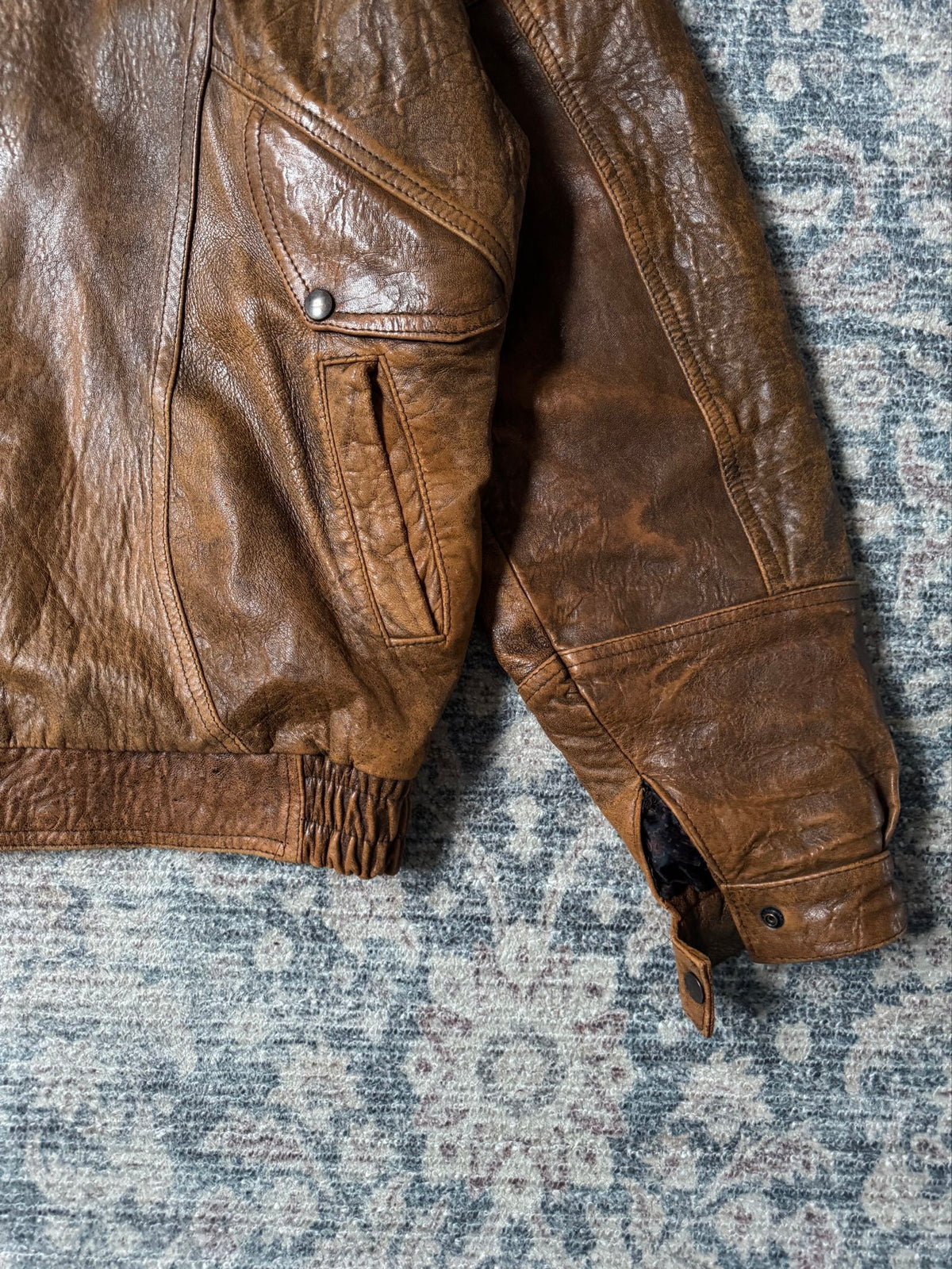 Vintage 90s brown bomber leather jacket. Aviator type
