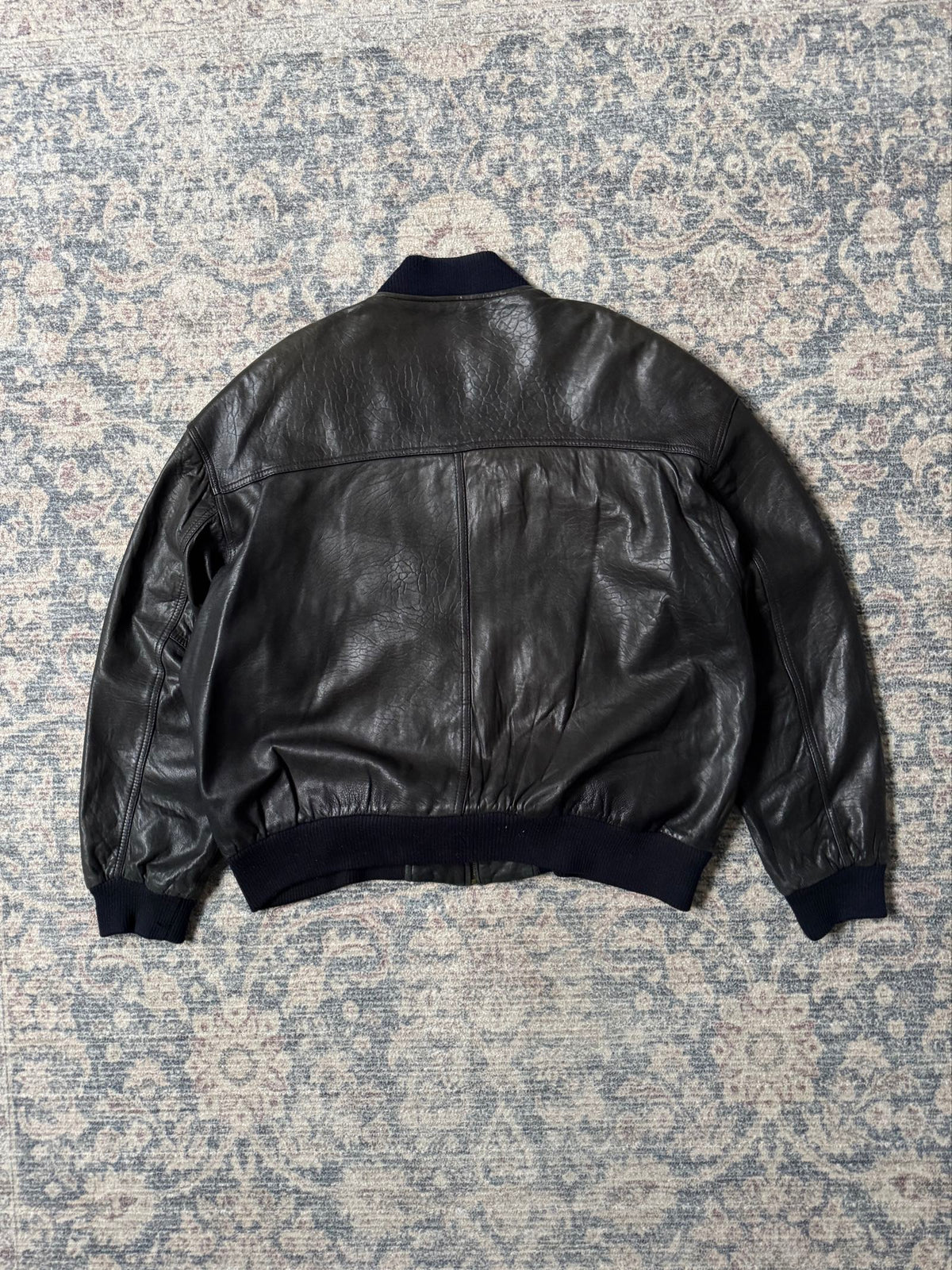 Basic black bomber 90s leather jacket