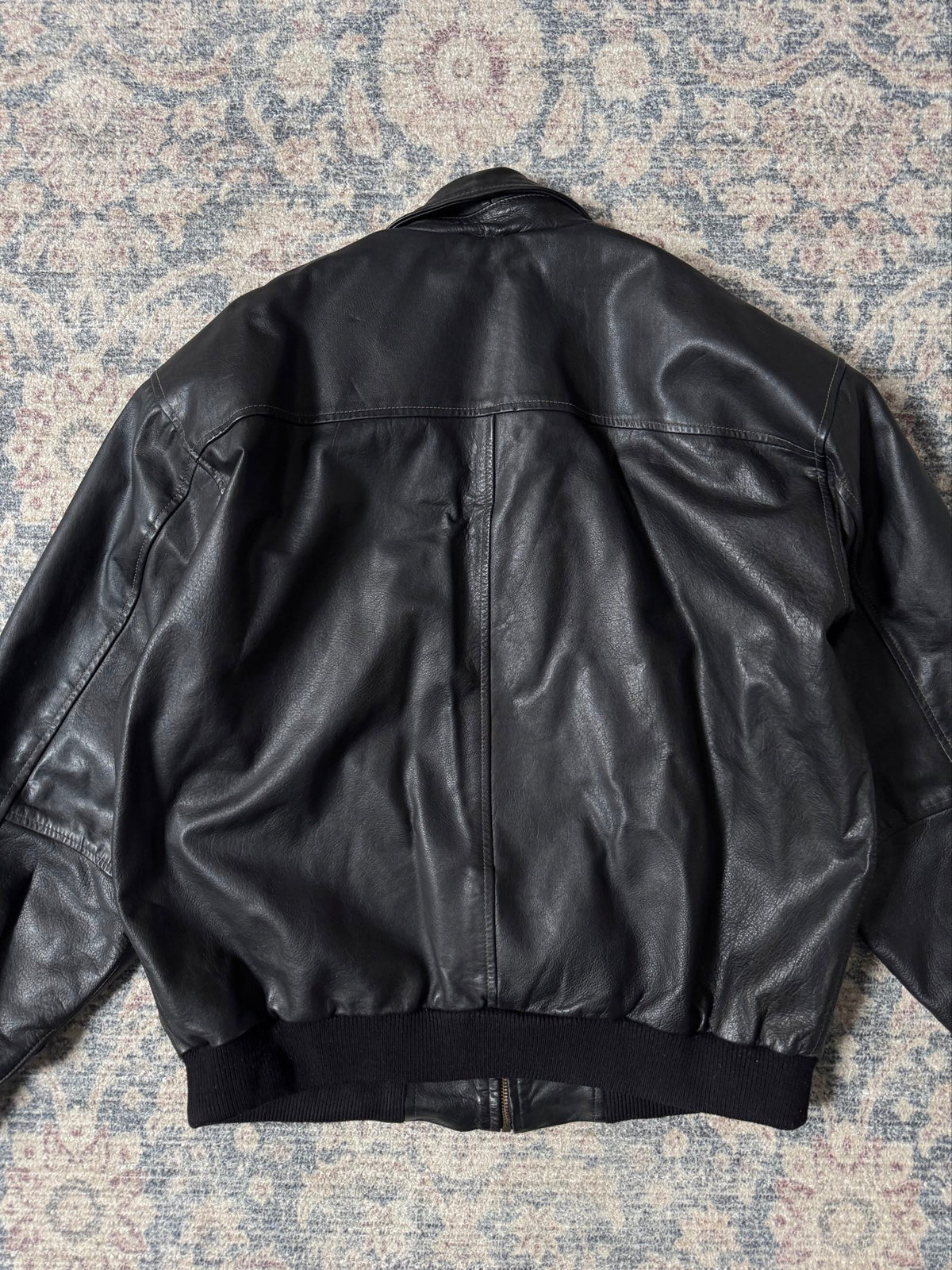 Vintage black bomber heavy leather jacket 90s
