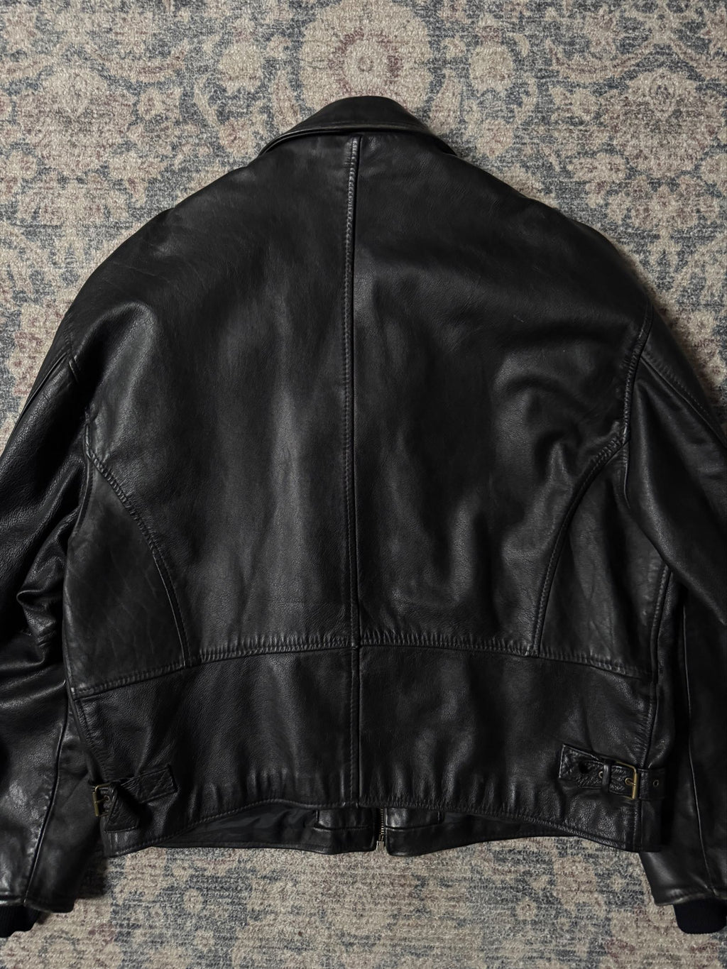 Perfect cut black cropped 90s leather jacket heavy grain