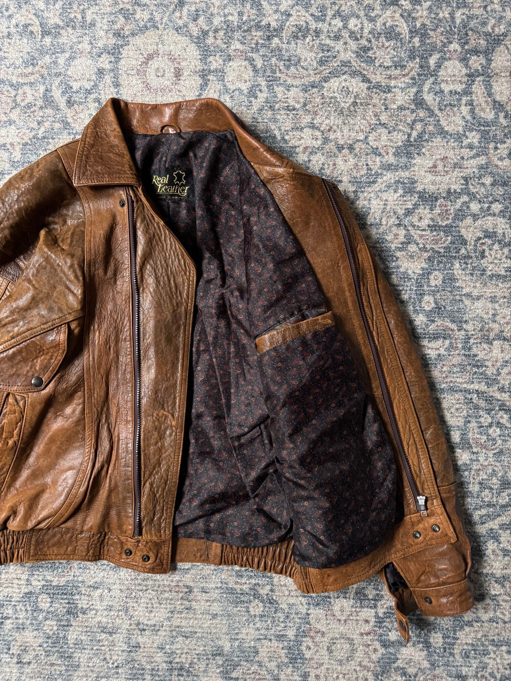 Vintage 90s brown bomber leather jacket. Aviator type
