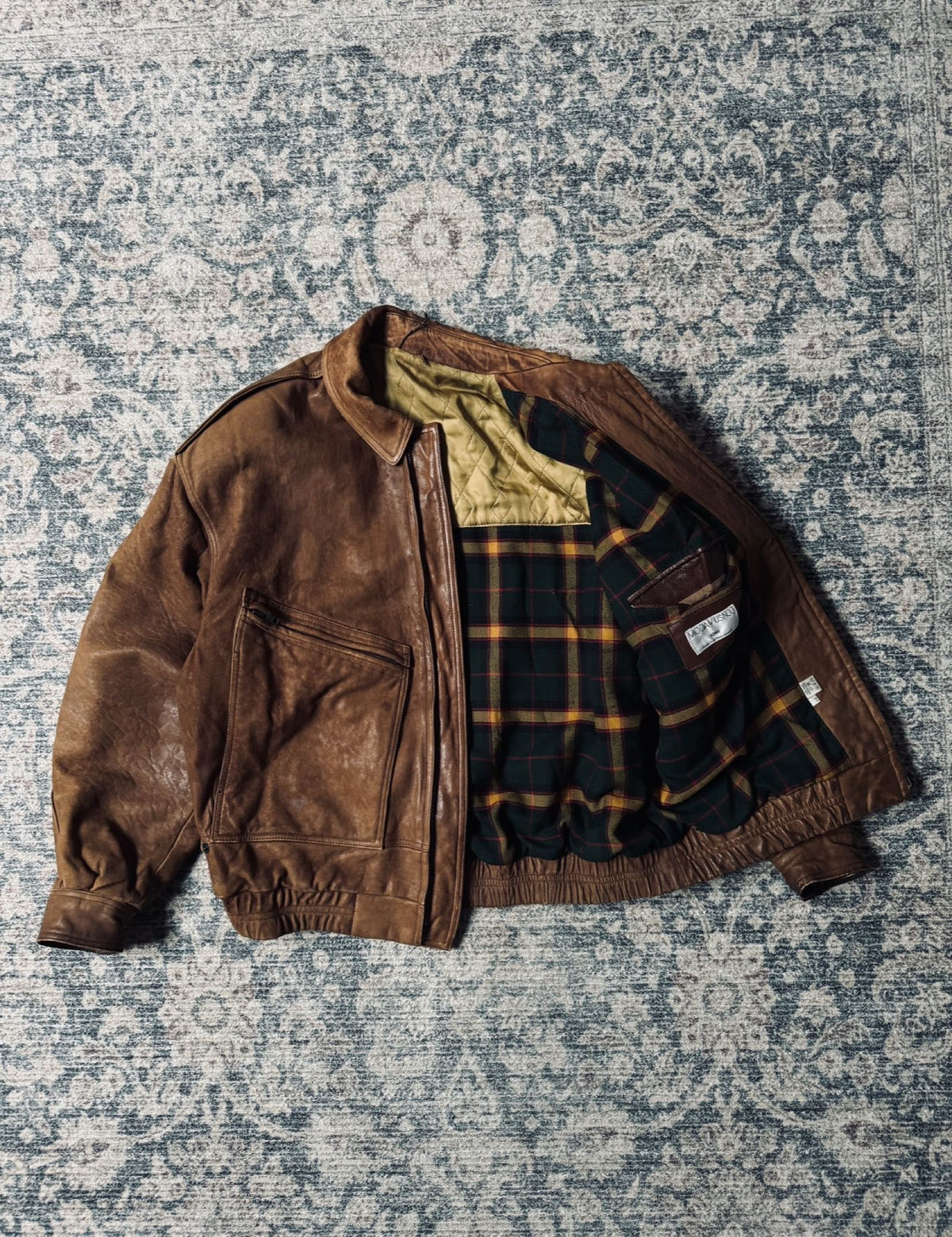 Vintage brown retro bomber leather jacker