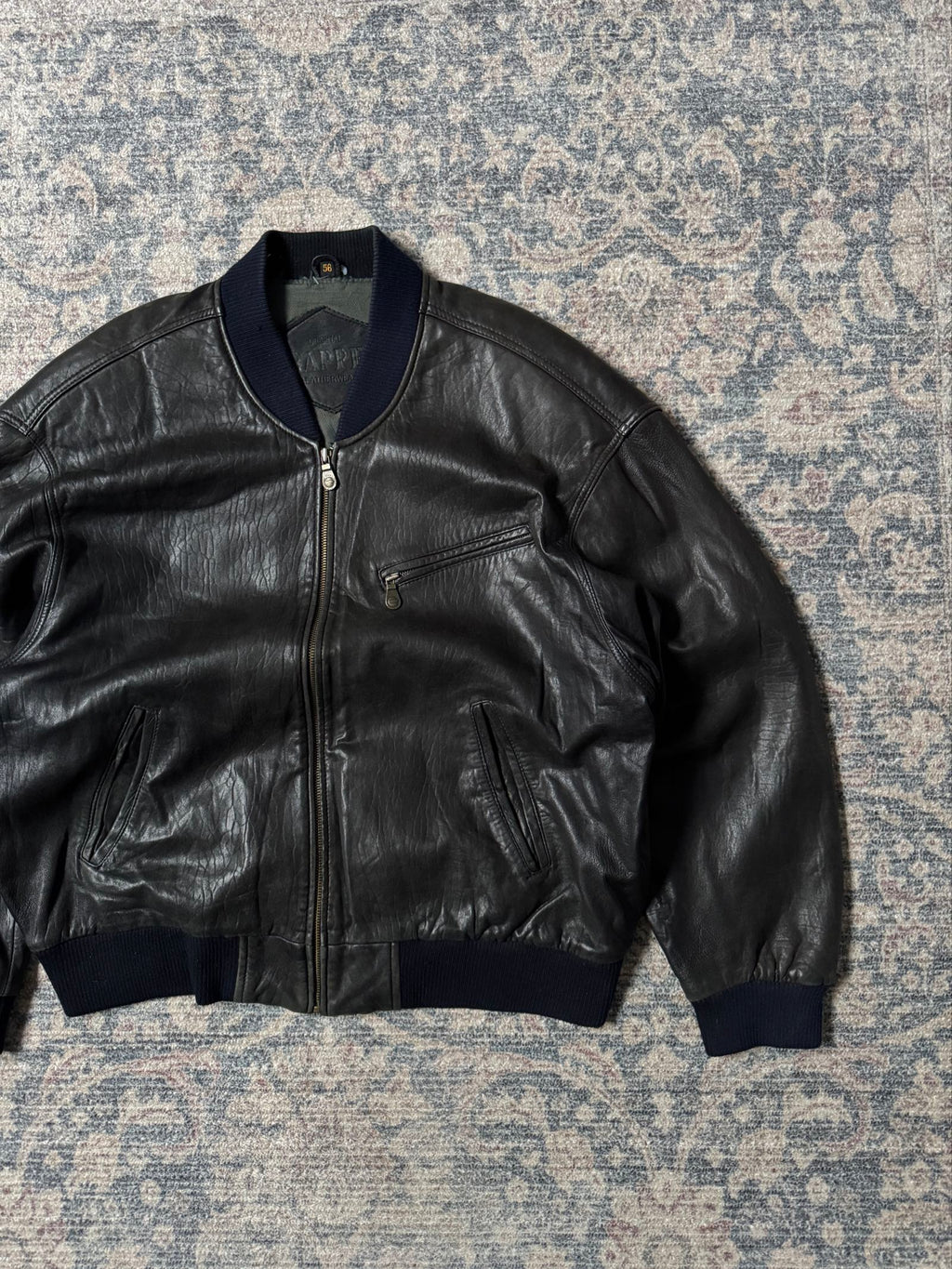 Basic black bomber 90s leather jacket