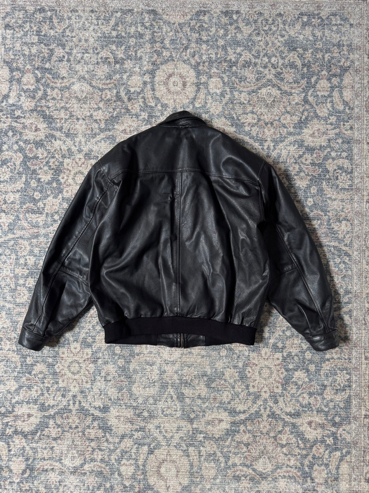 Vintage black bomber heavy leather jacket 90s