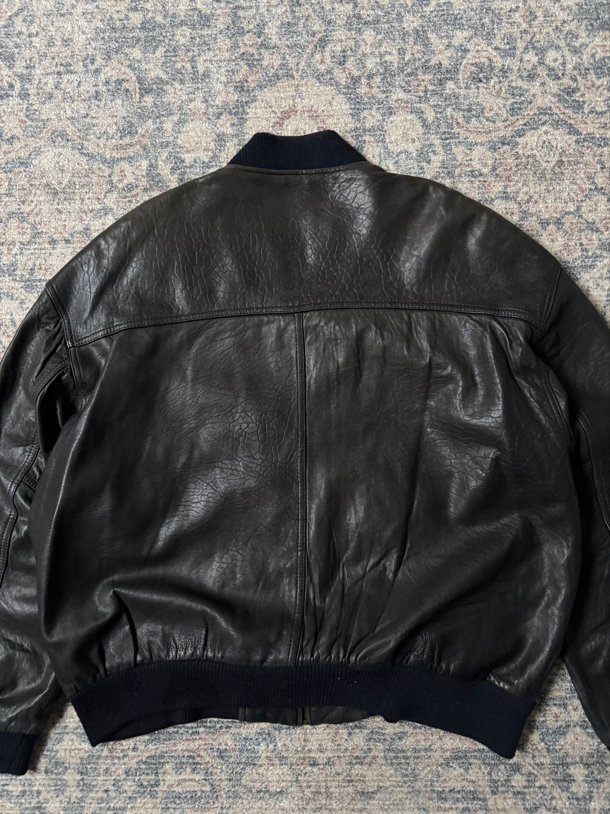 Basic black bomber 90s leather jacket