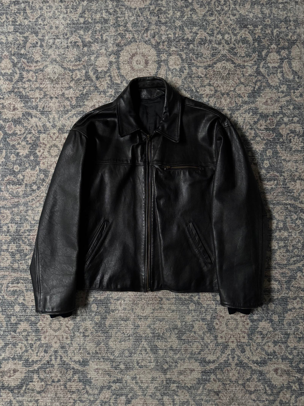 Perfect cut black cropped 90s leather jacket heavy grain
