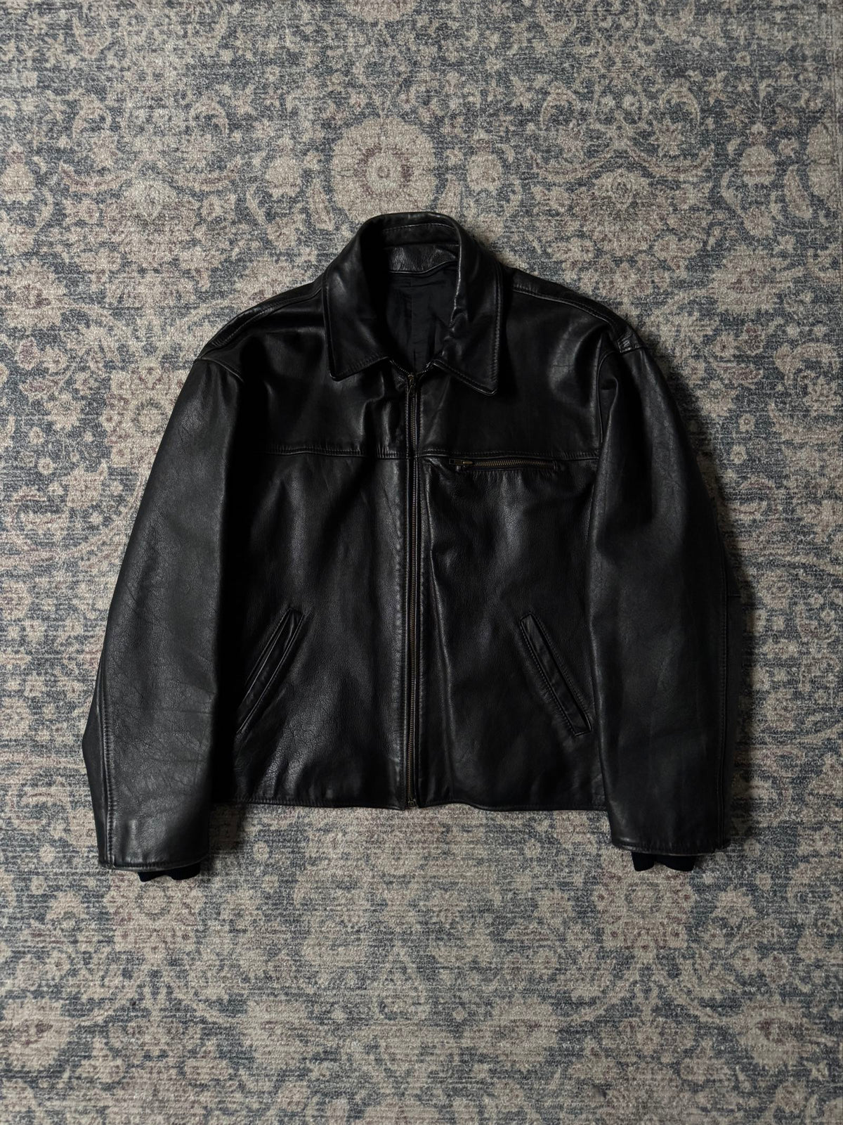 Perfect cut black cropped 90s leather jacket heavy grain